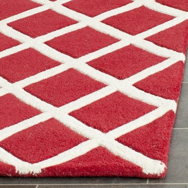 Safavieh Chatham Hand Tufted Runner Rug- Red - Ivory- 2 ft. 3 in. x 7 ft. - CHT718G-27