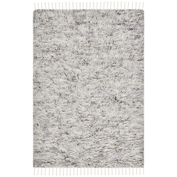 Safavieh 2 ft. 3 in. x 8 ft. Hand Loomed Bohemian Casablanca Runner RugSilver - CSB552G-28