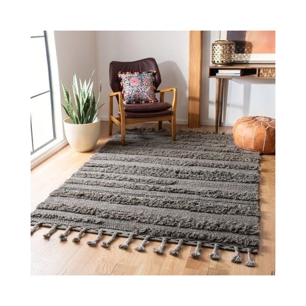 Safavieh 4 x 6 ft. Casablanca Rectangle Hand Loomed Wool RugSilver - CSB450G-4