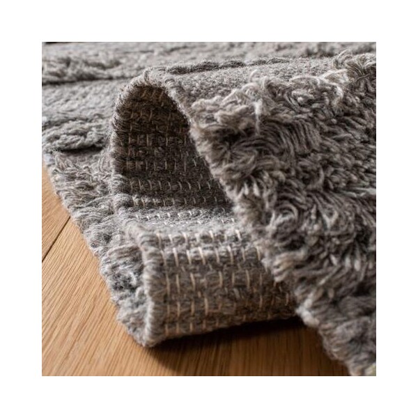 Safavieh 4 x 6 ft. Casablanca Rectangle Hand Loomed Wool RugSilver - CSB450G-4