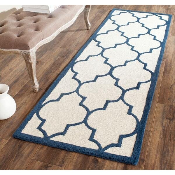 Safavieh Cambridge Hand Tufted Rectangle Rug- Ivory - Navy- 2 ft. 6 in. x 6 ft. - CAM134Z-26