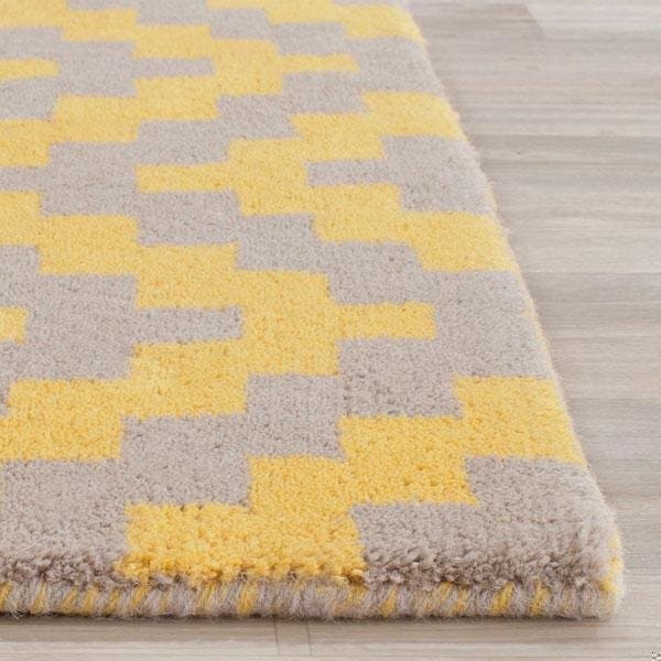 Safavieh Cambridge Hand Tufted Small Rectangle Rug- Taupe - Gold- 4 x 6 ft. - CAM324X-4