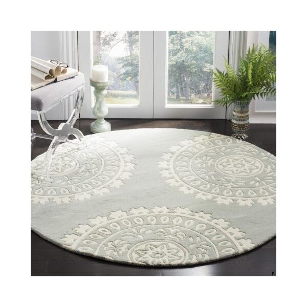 Safavieh Bella Hand Tufted Accent Rug- Grey - Ivory- 2 x 3 ft. - BEL121A-2
