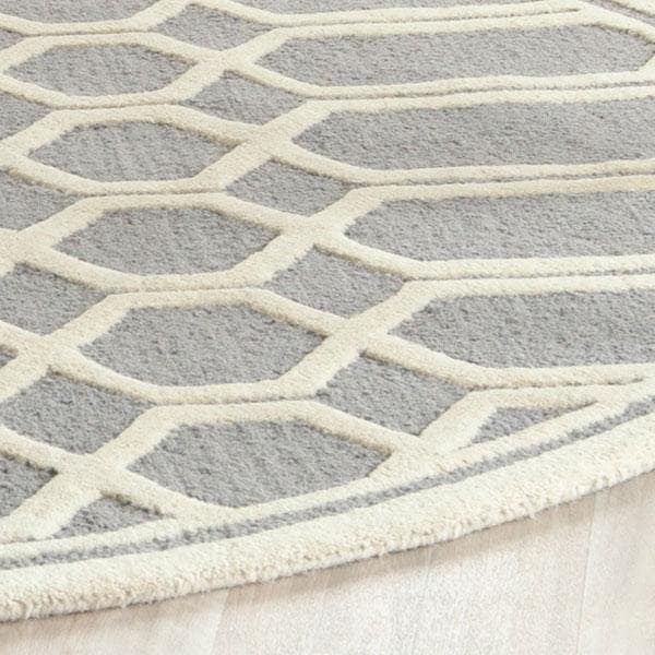 Safavieh Cambridge Runner Hand Tufted Rug, Silver and Ivory - 2 ft.-6 in. x 8 ft. - CAM138D-28
