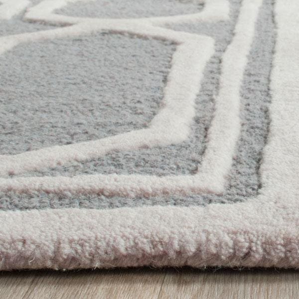 Safavieh Cambridge Runner Hand Tufted Rug, Silver and Ivory - 2 ft.-6 in. x 8 ft. - CAM138D-28
