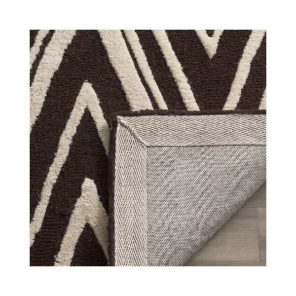 Safavieh 5 x 8 ft. Cambridge Hand Tufted Medium Rectangle Area RugBrown & Ivory - CAM711R-5