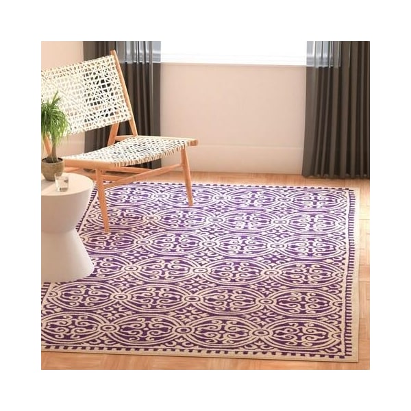 Safavieh 4 x 4 ft. Round Transitional Cambridge- Purple and Ivory Hand Tufted Rug - CAM123K-4R