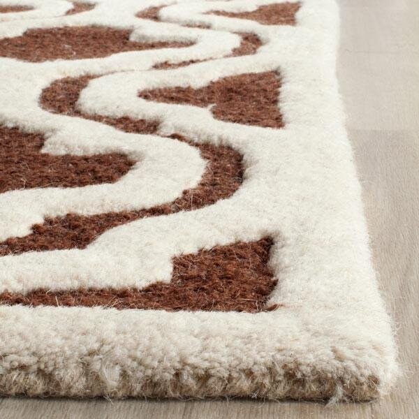 Safavieh Cambridge Small Rectangle RugDark Brown & Ivory 4 x 6 ft. - CAM132H-4