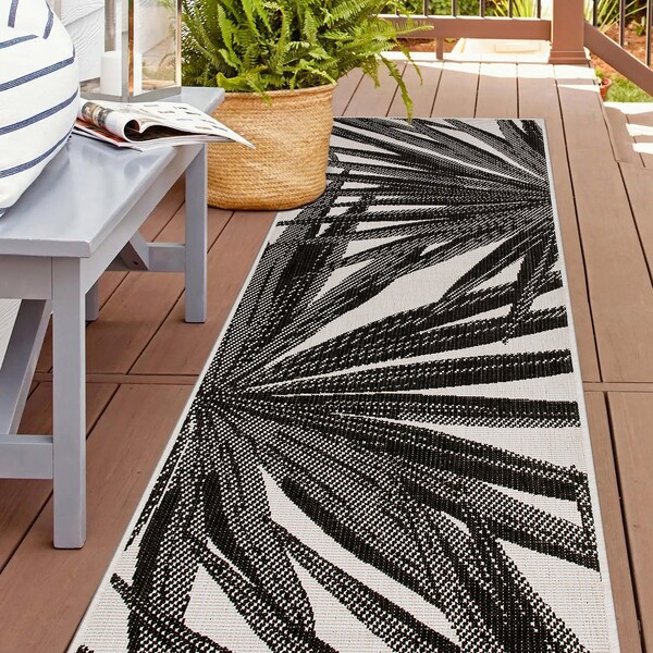 World Rug Gallery Tropical Leaves Nature Inspired Indoor/Outdoor Runner Rug 2' x 7' Black - 4030BLACK2X7