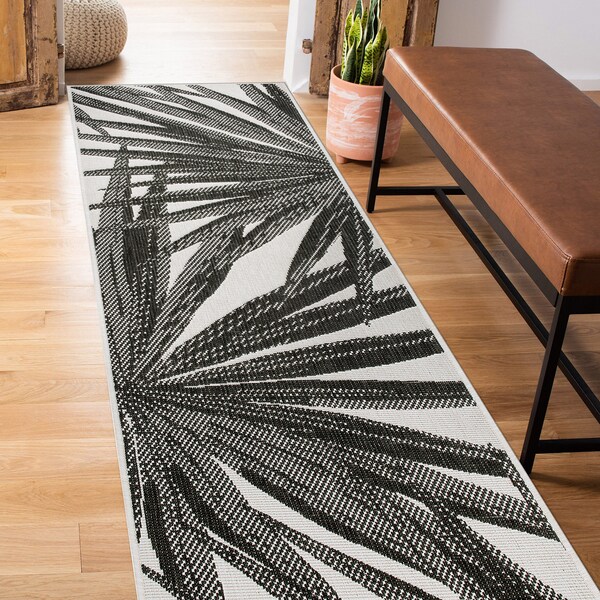 World Rug Gallery Tropical Leaves Nature Inspired Indoor/Outdoor Runner Rug 2' x 7' Black - 4030BLACK2X7