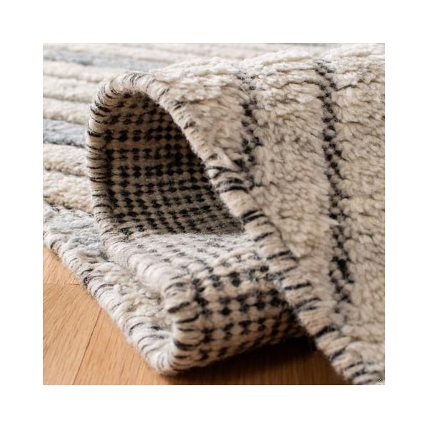 Safavieh 5 x 8 ft. Hand Knotted Bohemian Casablanca Medium Rectangle RugGrey & Ivory - CSB409A-5
