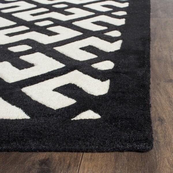 Safavieh Chatham Hand Tufted Small Rectangle Rug- Ivory - Black- 4 x 6 ft. - CHT719A-4