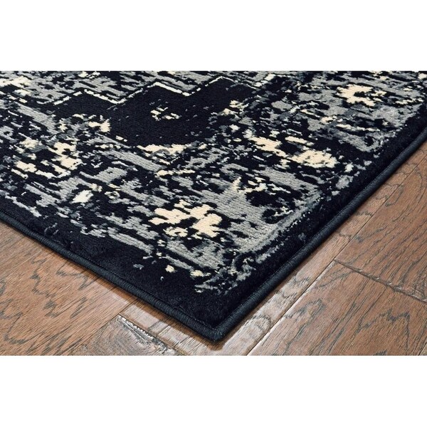 Homeroots 5 x 7 ft. Black Medallion Oriental Area Rug - 395770