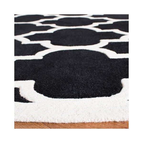 Safavieh Chatham Hand Tufted Rectangle Rug- Black - Ivory- 2 ft. 3 in. x 5 ft. - CHT733K-25