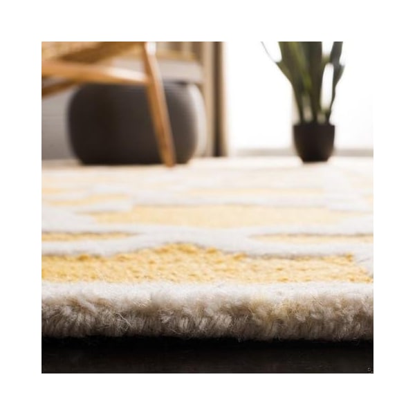 Safavieh Cambridge Hand Tufted Round Rug- Gold - Ivory- 4 x 4 ft. - CAM125Q-4R
