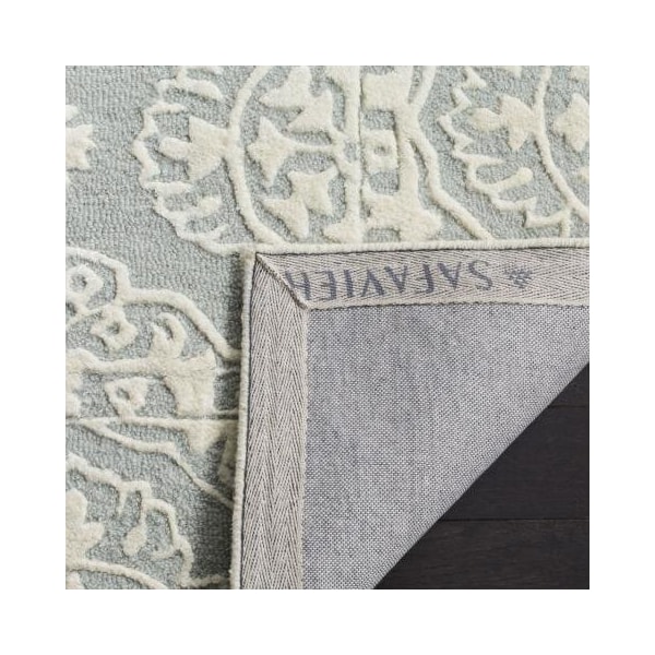 Safavieh 5 x 5 ft. Bella Hand Tufted Round Area RugGrey & Ivory - BEL134B-5R