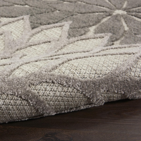 Homeroots 2 x 6 ft. Silver & Gray Indoor & Outdoor Runner Rug - 384686