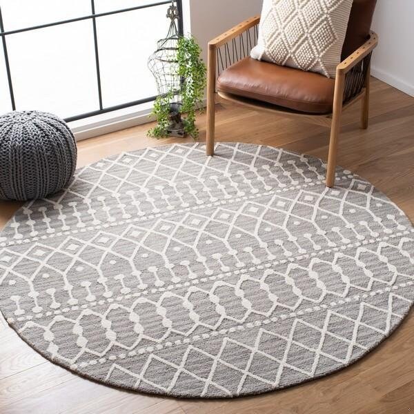 Safavieh Blossom Hand Tufted Rectangle Area RugGrey & Ivory 5 x 8 ft. - BLM115F-5