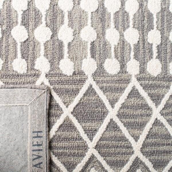 Safavieh Blossom Hand Tufted Rectangle Area RugGrey & Ivory 5 x 8 ft. - BLM115F-5