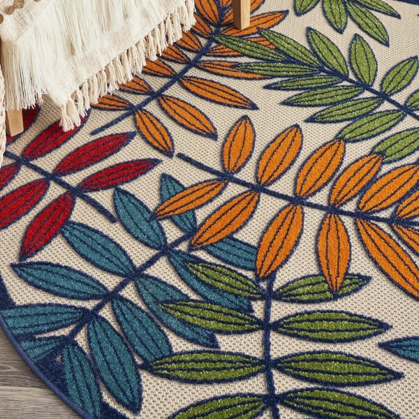 Homeroots 5 ft. Round Multi Color Leaves Indoor & Outdoor Area Rug - 384944