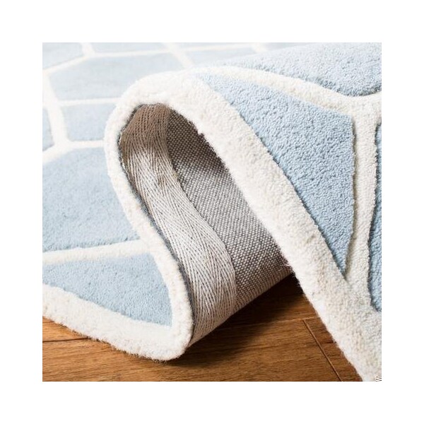 Safavieh Chatham Hand Tufted Rectangle RugBlue & Ivory 5 x 8 ft. - CHT755B-5