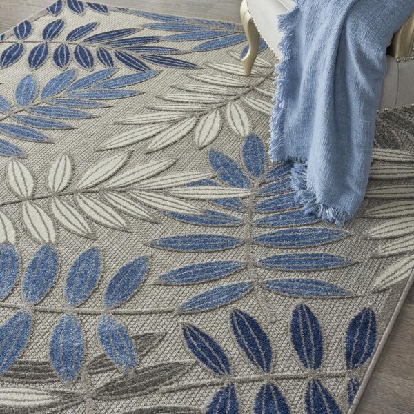 Homeroots 5 x 8 ft. Gray & Blue Leaves Indoor & Outdoor Area Rug - 384871