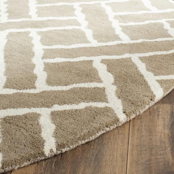 Safavieh Chatham Hand Tufted Runner Rug, Beige and Ivory - 2 ft.-3 in. x 7 ft. - CHT757H-27