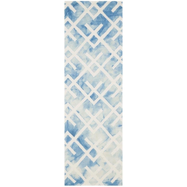 Safavieh 2 ft. 3 in. x 12 ft. Runner Dip Dye Hand Tufted RugBlue & Ivory - DDY677G-212