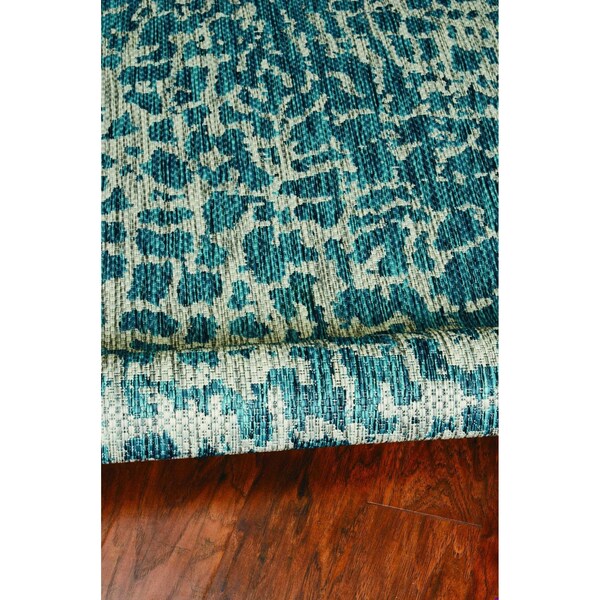 Homeroots 47 x 31 in. Teal Polypropylene Rug - 375198