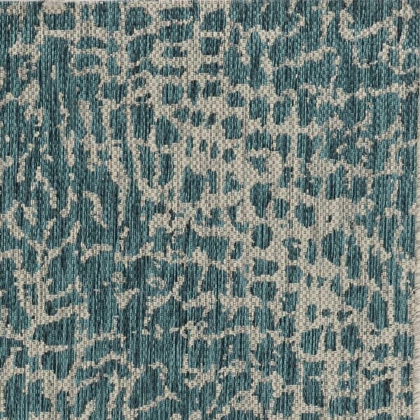 Homeroots 47 x 31 in. Teal Polypropylene Rug - 375198