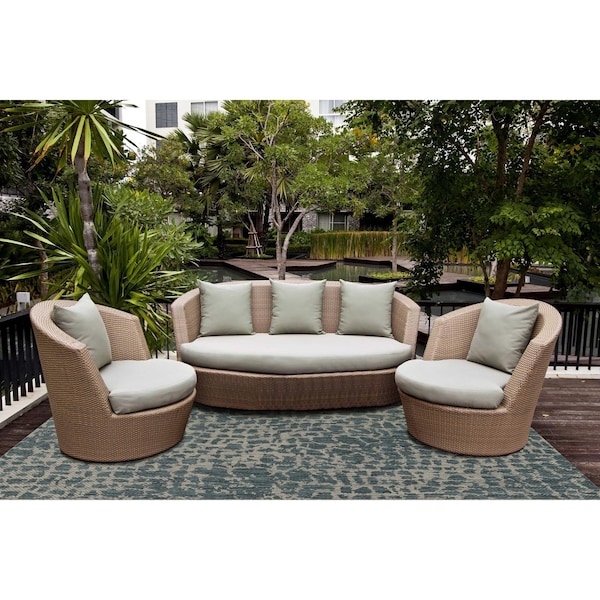 Homeroots 47 x 31 in. Teal Polypropylene Rug - 375198