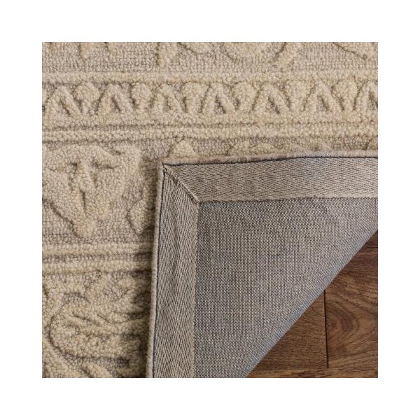 Safavieh Blossom Hand Tufted Runner RugLight Grey & Ivory 2 ft. 3 in. x 8 ft. - BLM109F-28