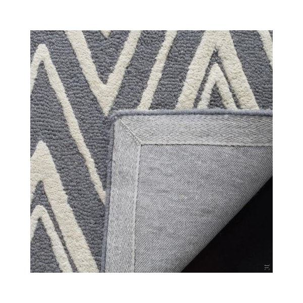 Safavieh 6 x 9 ft. Cambridge Hand Tufted Medium Rectangle Area RugDark Grey & Ivory - CAM711D-6