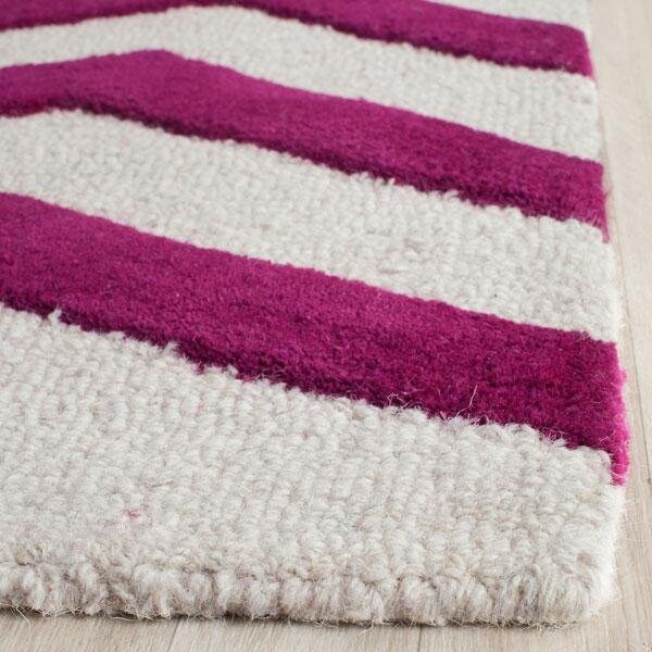 Safavieh Cambridge Hand Tufted Rectangle RugIvory & Fuchsia 3 x 5 ft. - CAM714F-3