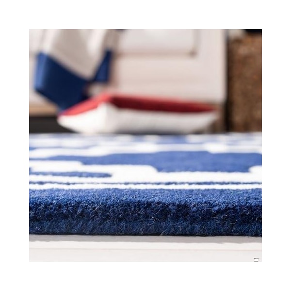 Safavieh Chatham Hand Tufted Rectangle Rug- Navy - Ivory- 2 ft. 3 in. x 7 ft. - CHT743C-27