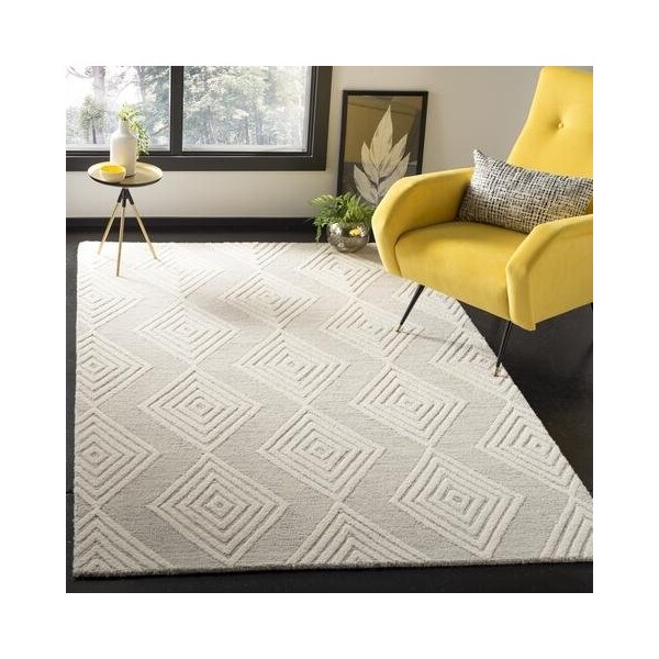 Safavieh 4 x 6 ft. Contemporary Blossom Hand Tufted Area RugSilver & Ivory - BLM111G-4