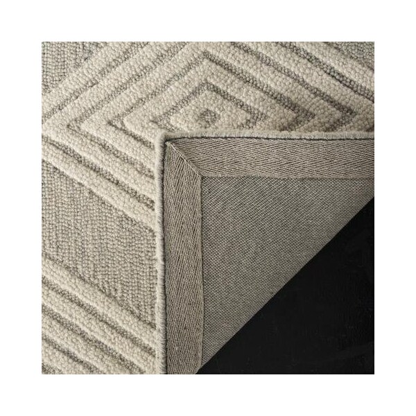 Safavieh 4 x 6 ft. Contemporary Blossom Hand Tufted Area RugSilver & Ivory - BLM111G-4