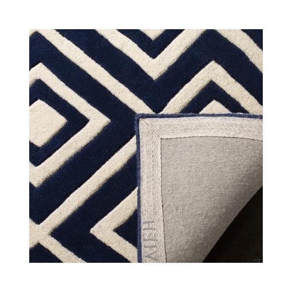 Safavieh 7 x 7 ft. Chatham Hand Tufted Square Area RugDark Blue & Ivory - CHT742C-7SQ