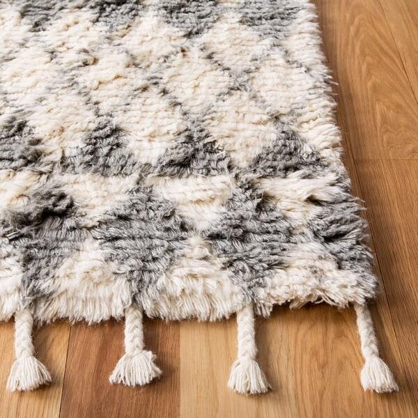 Safavieh 4 x 6 ft. Rectanglar Casablanca Shag Rug Ivory & Grey - CSB476F-4