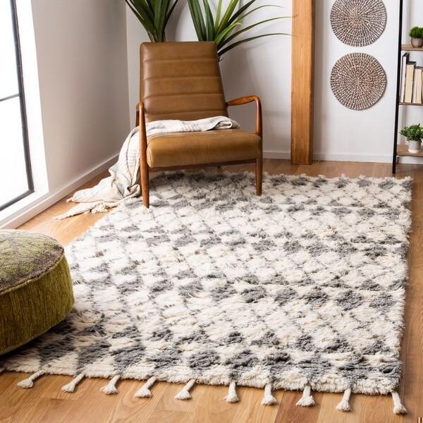 Safavieh 4 x 6 ft. Rectanglar Casablanca Shag Rug Ivory & Grey - CSB476F-4