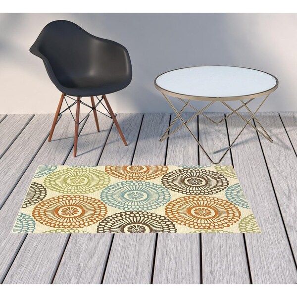 Homeroots 3 x 5 ft. Beige & Blue Medallion Indoor & Outdoor Area Rug - 388689