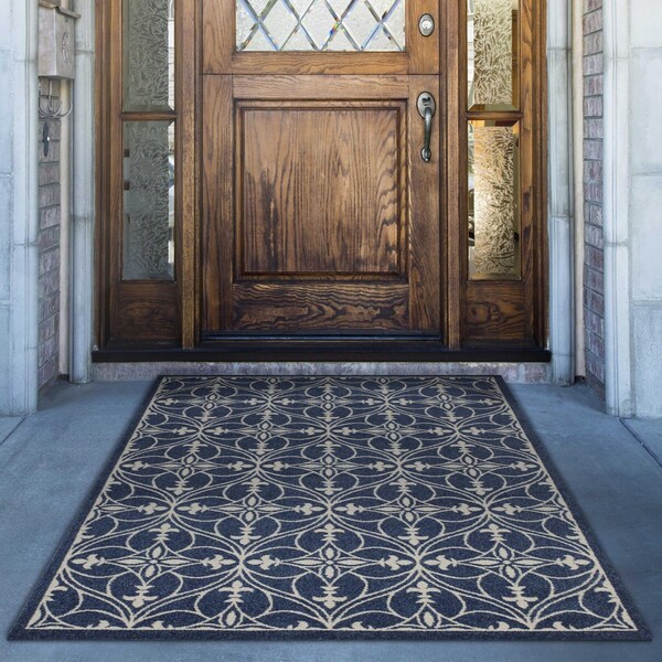 Homeroots 23 x 45 in. UV-Treated Polypropylene Denim Area Rug - 353149