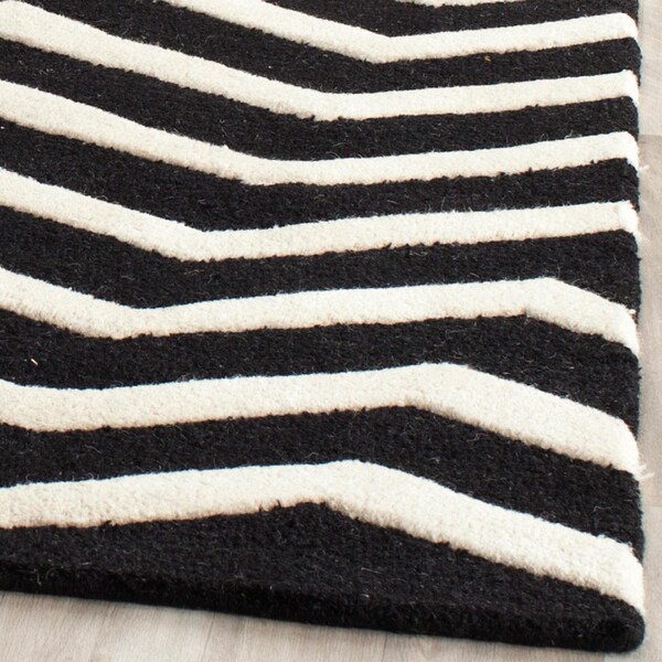 Safavieh Cambridge Hand Tufted Accent Rug, Black & Ivory - 2 x 3 ft. - CAM714K-2