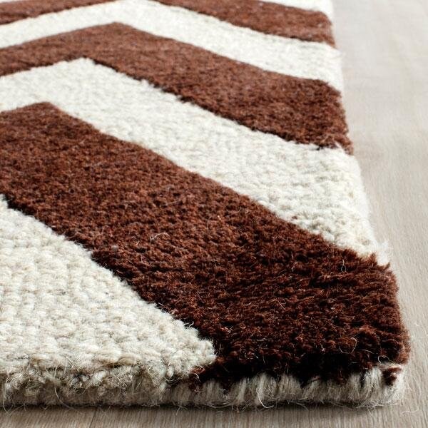 Safavieh Cambridge Hand Tufted Runner Rug- Dark Brown - Ivory- 2 ft. 6 in. x 6 ft. - CAM139H-26