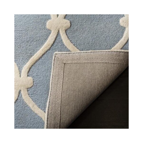 Safavieh Cambridge Hand Tufted Rectangle RugBlue & Ivory 4 x 6 ft. - CAM710B-4