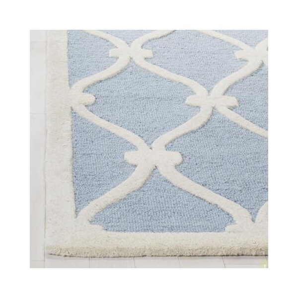 Safavieh Cambridge Hand Tufted Rectangle RugBlue & Ivory 4 x 6 ft. - CAM710B-4