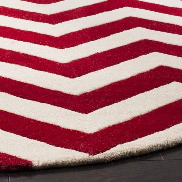 Safavieh Chatham Hand Tufted Accent Rug- Red - Ivory- 2 x 3 ft. - CHT715G-2