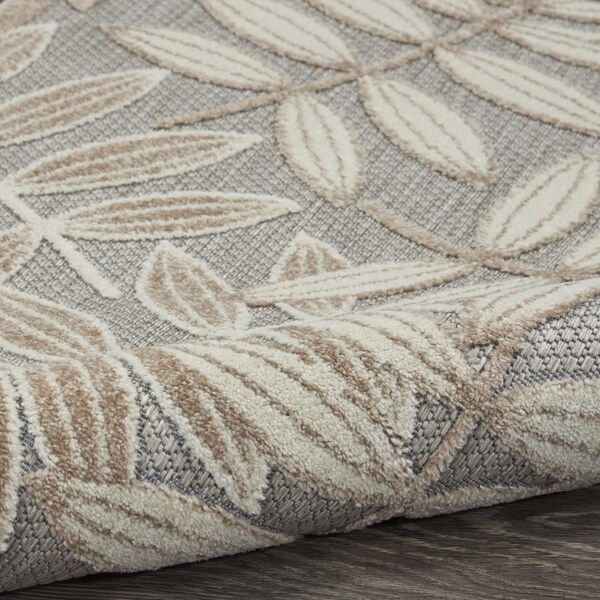 Homeroots 4 x 6 ft. Natural Leaves Indoor & Outdoor Area Rug - 384954