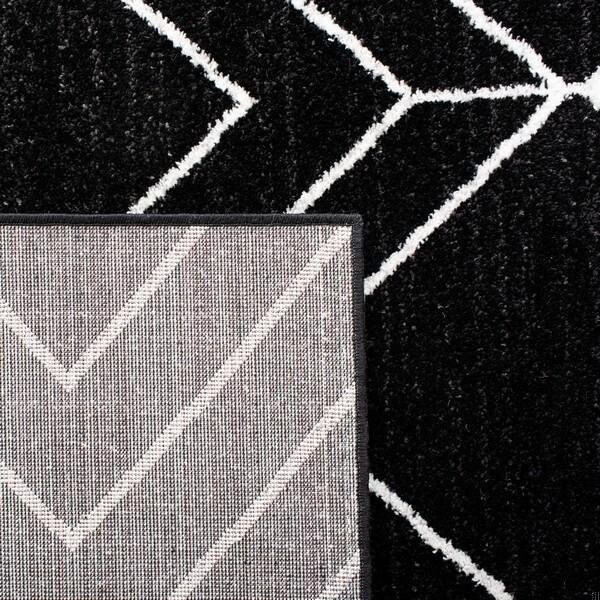 Safavieh 2 ft. 6 in. x 12 ft. Adirondack RugBlack & Ivory - ADR241Z-212