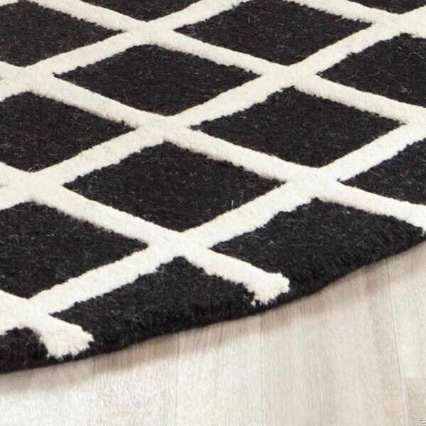 Safavieh Cambridge Hand Tufted Runner Rug- Black - Ivory- 2 ft. 6 in. x 8 ft. - CAM135E-28